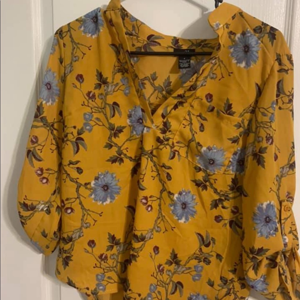 Blouse. Light weight/breathable.